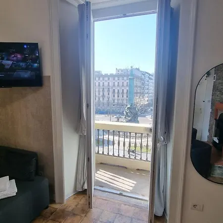 Casa Storica Piazza 5 Giornate Guest house *