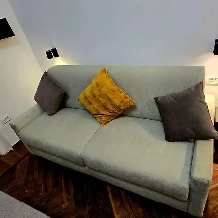 Casa Storica Piazza 5 Giornate Guest house *